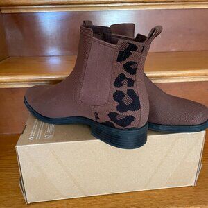 VIVAIA Chelsea Boot Size 9.5